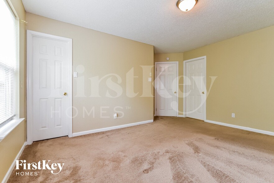 Building Photo - 5264 Austral Dr