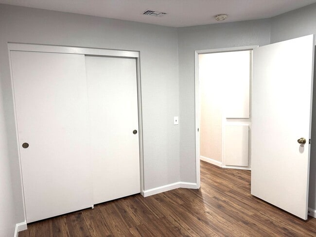 Building Photo - 14349 El Contento Ave