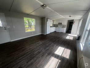 Building Photo - Welcome Home to Silver Lake