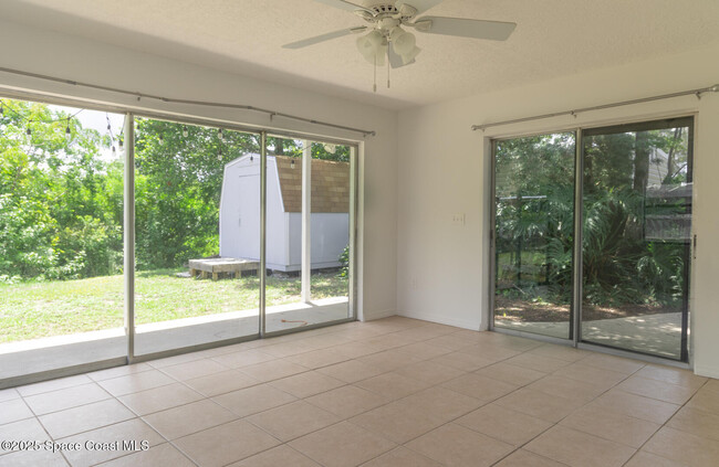 Building Photo - 2285 Dolphin Rd