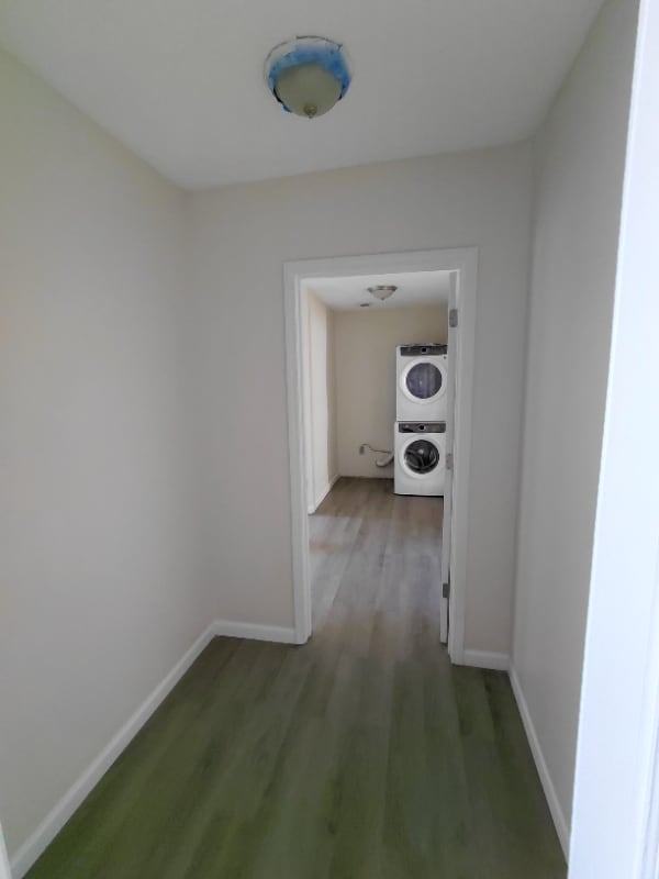 Building Photo - 211 Crakston Ct