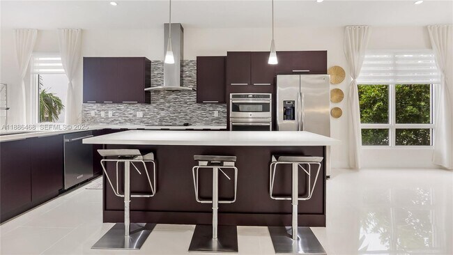 Building Photo - 6611 NW 105th Pl