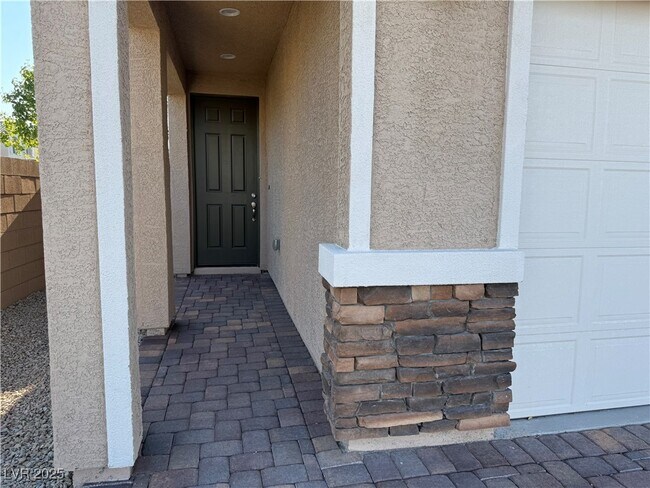 Building Photo - 10218 Starlit Cyn Ct