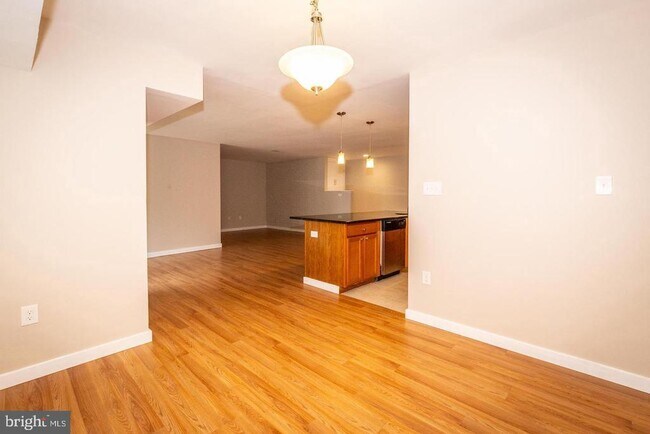Building Photo - 9 Silverwood Cir