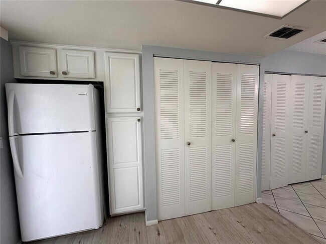 Building Photo - 22 W Country Cove Way