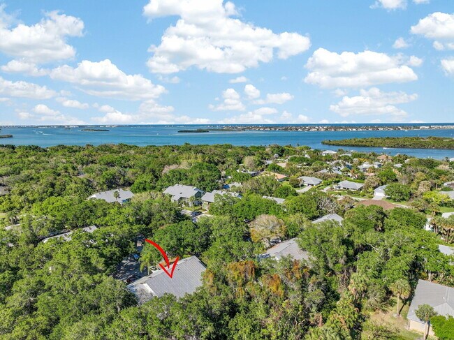 Building Photo - 5230 SE Seascape Way