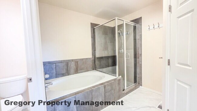 Building Photo - Light and Bright Home in the Desirable Upland View Neighborhood