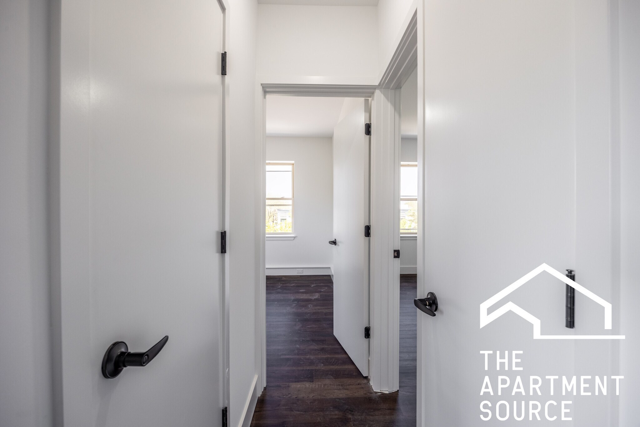 Building Photo - 1553 W Hollywood Ave