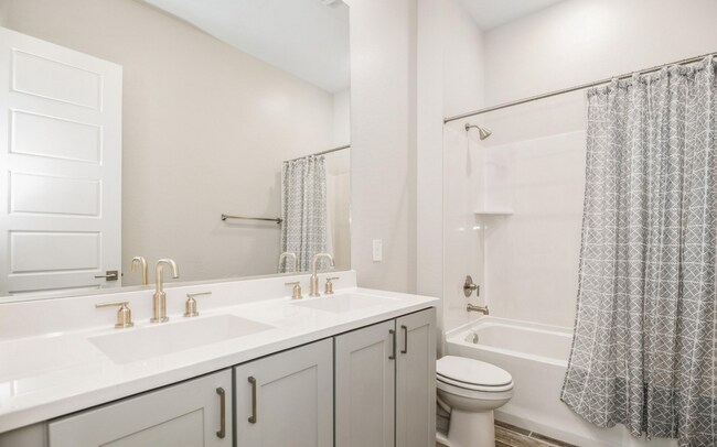 Building Photo - 4826 E Helena Dr