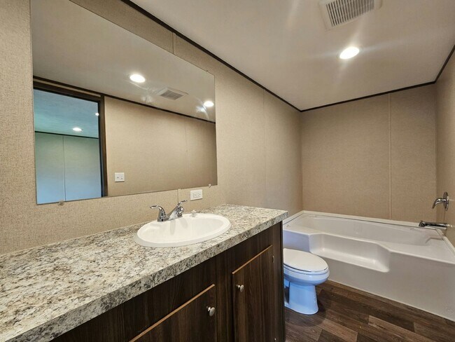 Building Photo - 1089 Myakka Dr