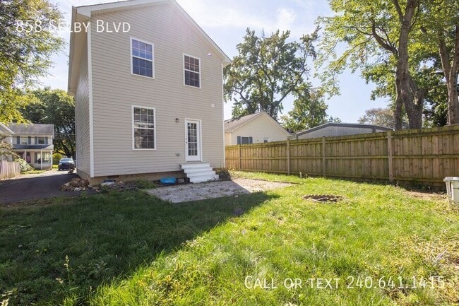 Building Photo - 858 Selby Blvd