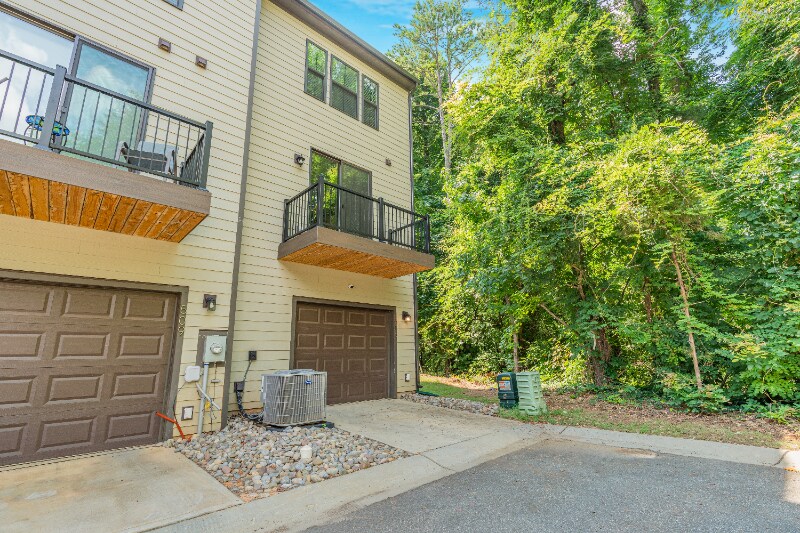 Building Photo - 513 Cubitt Ct