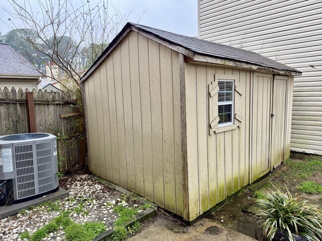 Building Photo - 845 Crashaw St