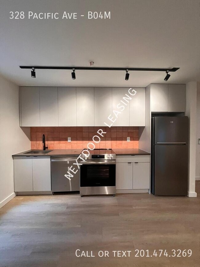 Building Photo - 328 Pacific Ave