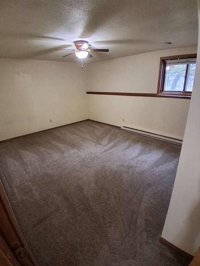 Building Photo - Sycamore Street Duplex