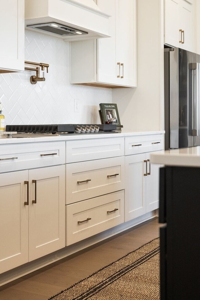 Building Photo - Now available in the highly desirable Lockwood Glen community in Franklin