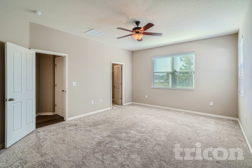 Building Photo - 10514 Medford Lakes Dr