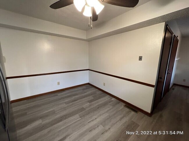 Building Photo - Large Whitehall Ranch Home