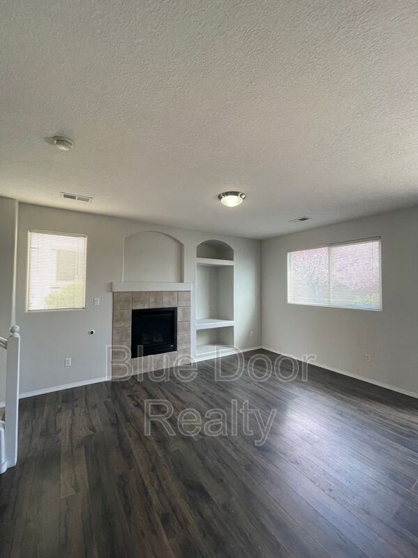 Building Photo - 1813 Cortina Loop SE