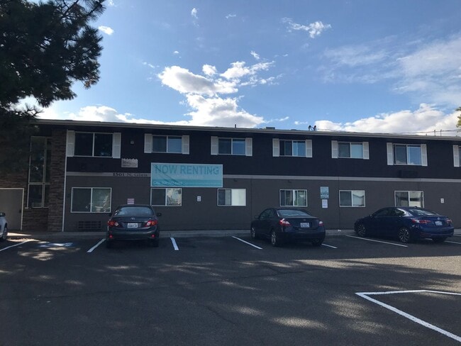 Building Photo - WiFi Included + Pet Friendly Living In Ellensburg!