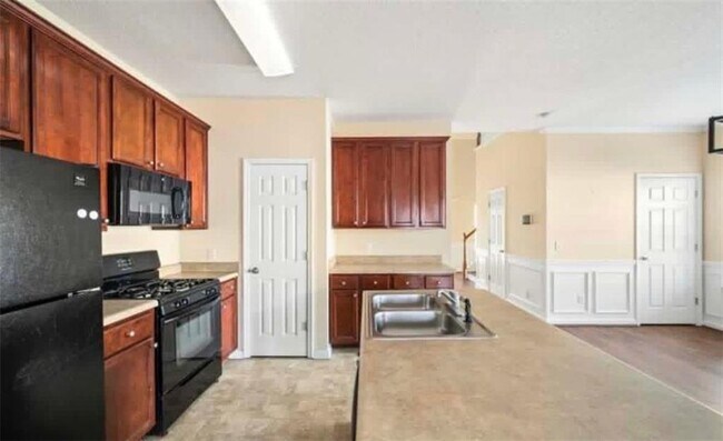 Building Photo - 2162 Capella Cir SW