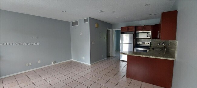 Building Photo - 4140 Woodside Dr