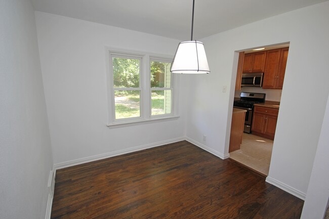 Building Photo - 9721 Greenwood Terrace