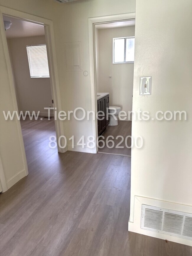 Building Photo - NO DEPOSIT option available for qualified renters!