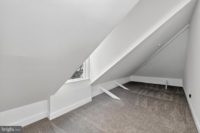 Building Photo - 2417 Washington St