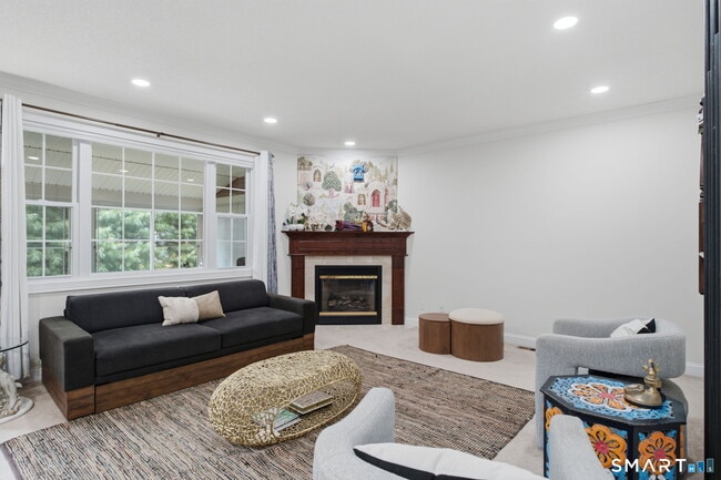 Building Photo - 7 Bridlewood