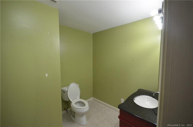 Building Photo - 147 Freeman Ave