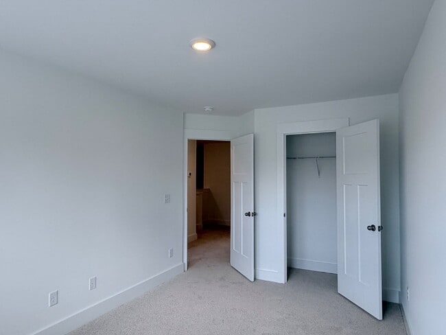 Building Photo - Brand-New 3BR Townhome with Garage in Clayton Crossing