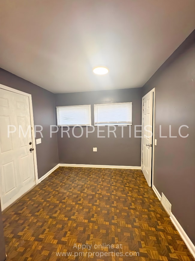 Building Photo - 2 Bedrooms/1 Bathroom House