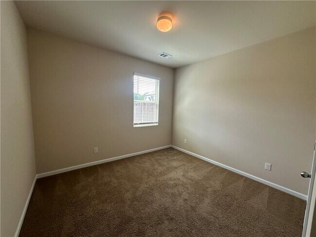 Building Photo - 20 Dandelion Ct