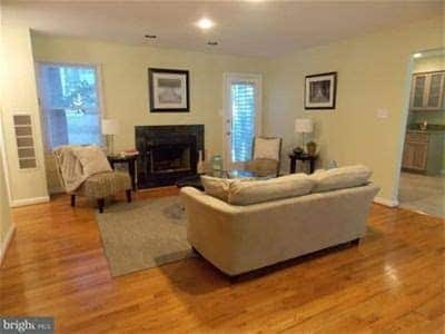 Building Photo - 9415 Monroe St