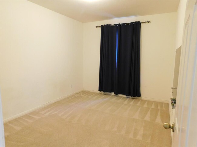 Building Photo - 1511 Homewood Cir