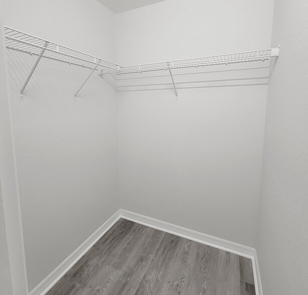 Building Photo - 329 Marion Oaks Blvd