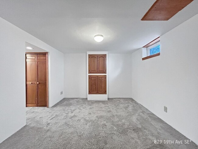 Building Photo - 879 19th Ave SE