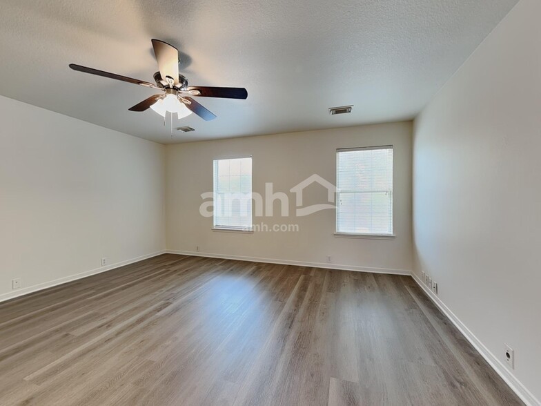 Building Photo - 11806 Skydale Dr