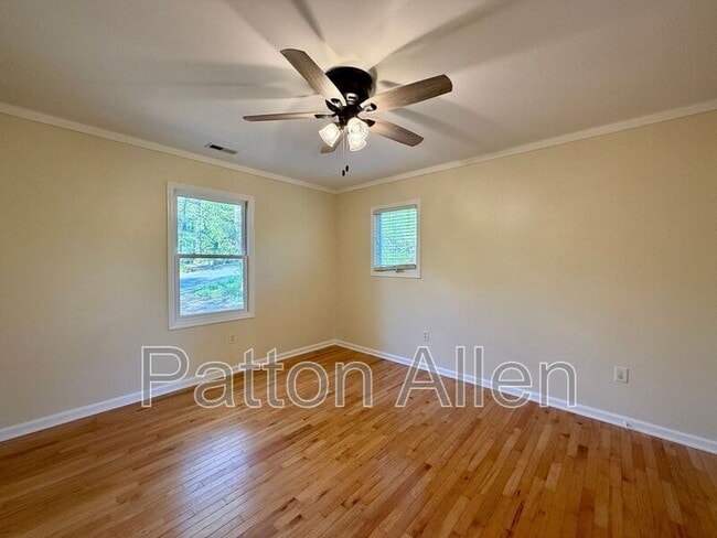Building Photo - 92 Westover Dr
