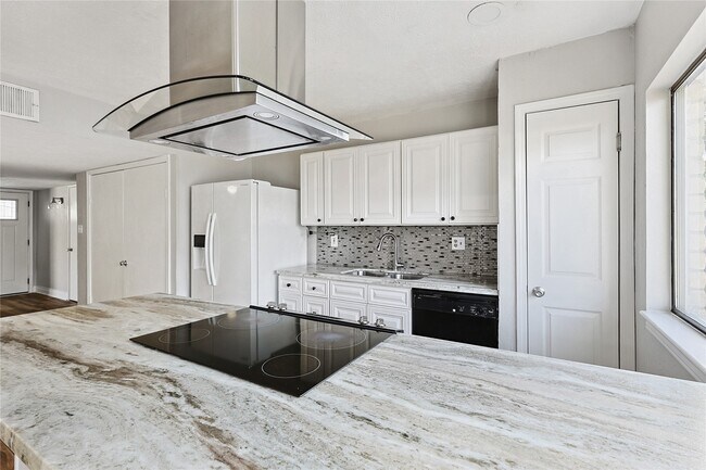Building Photo - 17310 Nordway Dr