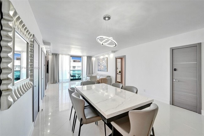 Building Photo - 4001 S Ocean Dr