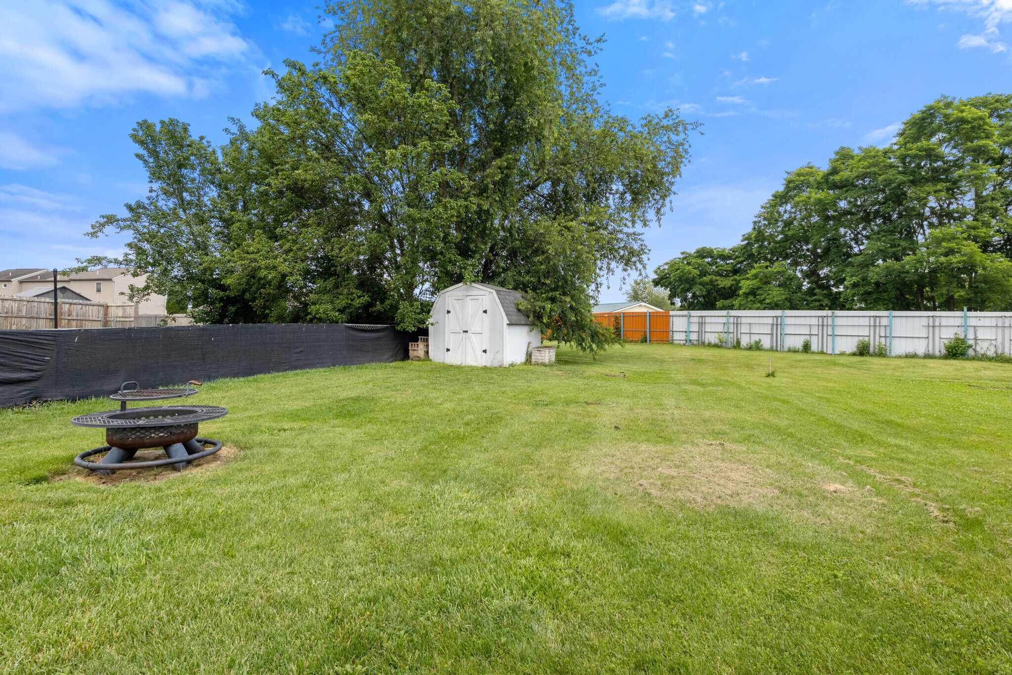 Building Photo - 2957 Solar Dr