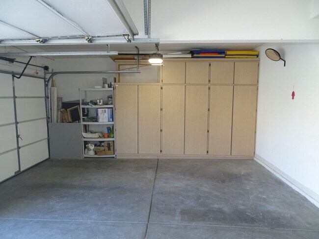 Building Photo - 5 BED Summerlin home w/ 1ST FLOOR BED AND 3/4 BATH