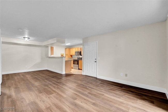 Building Photo - 5055 W Hacienda Ave