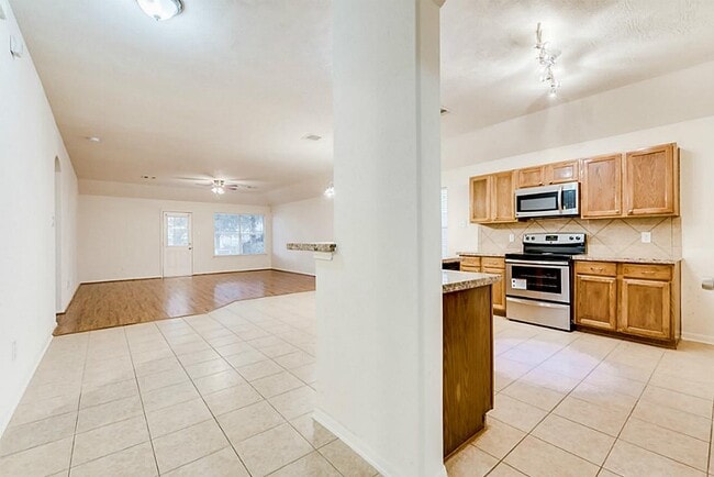 Building Photo - 25831 Chapman Falls Dr