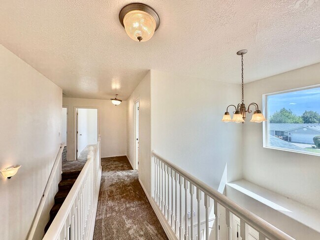 Building Photo - Newly Renovated Expansive Multi story 4 be...