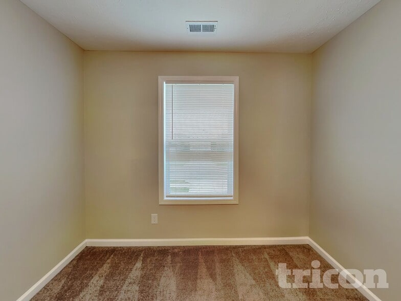 Building Photo - 1096 Tomahawk Pl