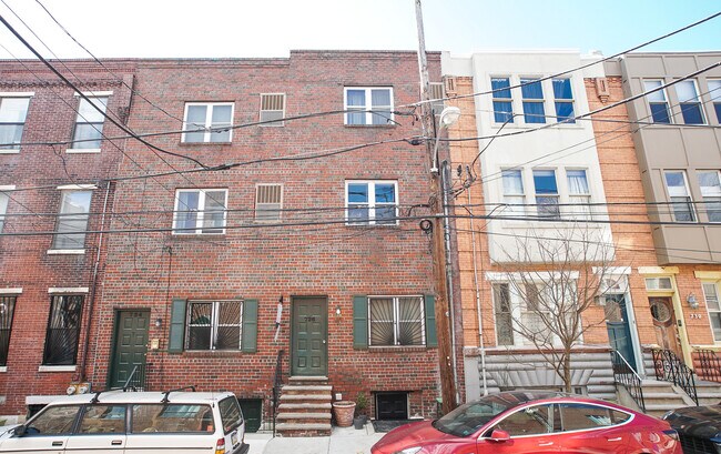 Building Photo - 726 Kater St