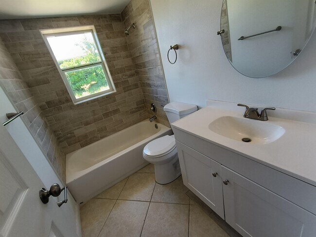 Building Photo - 13426 Pine Needle Ln